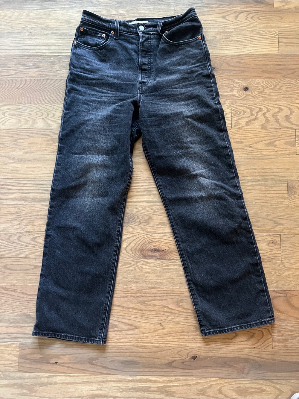 Levi's Women's Black Ankle Cropped Jeans